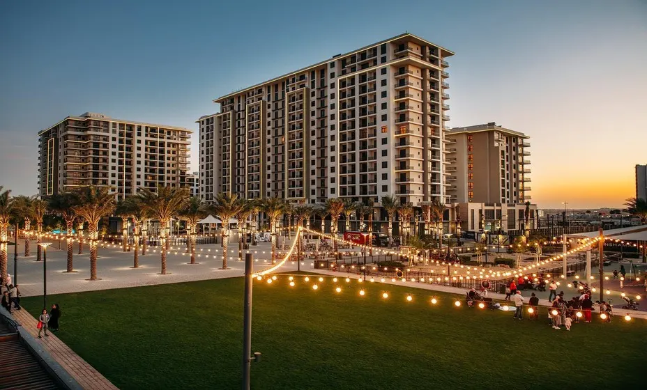 area_guide_town_sqaure_1_white_and_co_real_estate_d4a80bb5ad